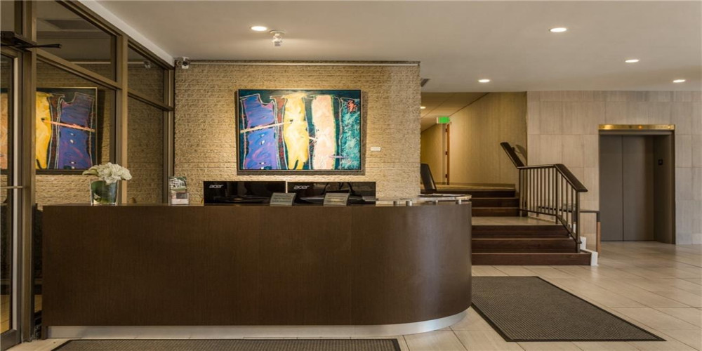 0000 Concierge desk in the lobby.JPG